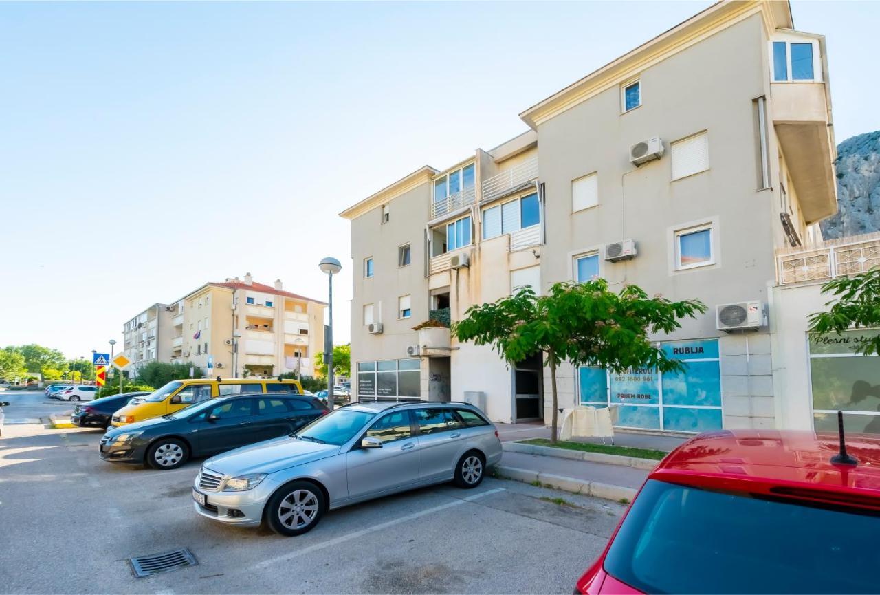 Apartment Pepalo,Omis Free Parking Luaran gambar