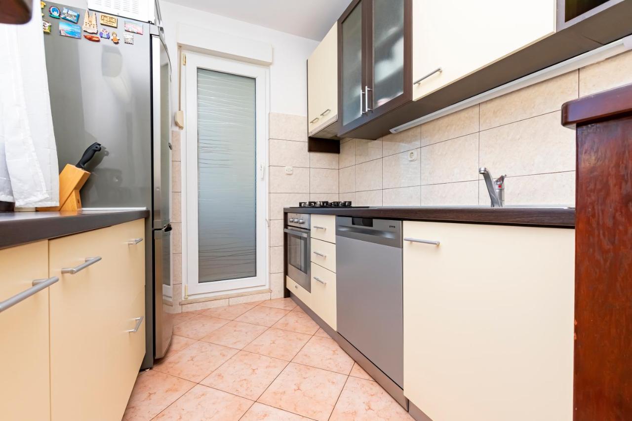 Apartment Pepalo,Omis Free Parking Luaran gambar